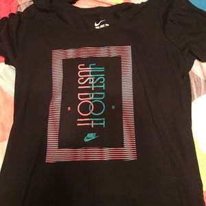 nike t shirt